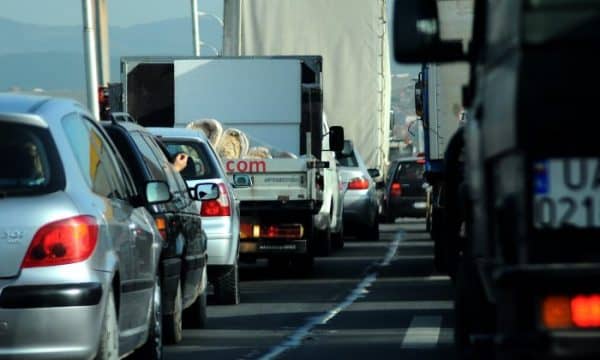 Fluks i mërgimtarëve: Te “Dheu i Bardhë” pritjet deri në 80 minuta