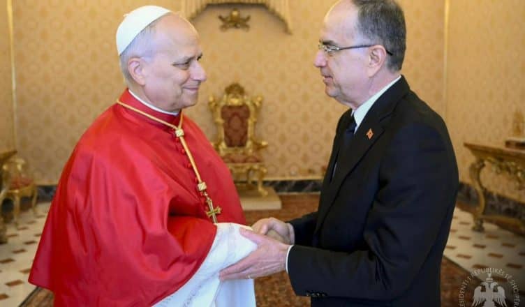 Presidenti Begaj pritet nga Papa Leone XIV në Vatikan, fton Atin e Shenjtë për vizitë në Shqipëri