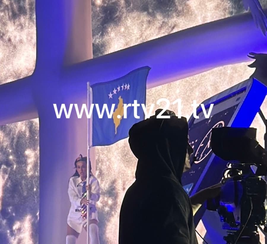 Katy Perry e vendos flamurin e Kosovës në “hapësirë”