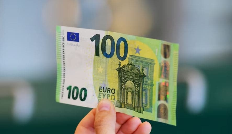 Azemi iu drejtohet me pyetje Kurtit e Muratit: Kur do t'i shpërndani 100 euro për sektorin privat