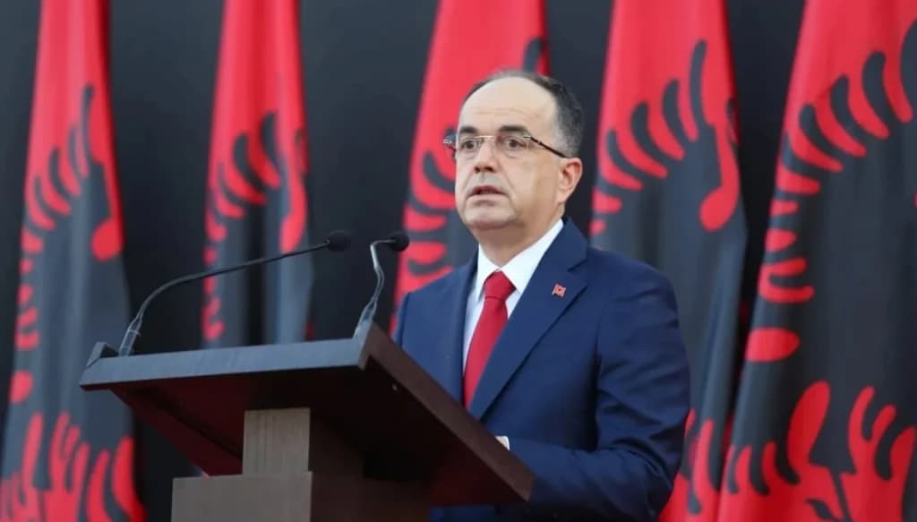 Presidenti Begaj vizitë në Vatikan apo në Haxh, ja cila është e vërteta?
