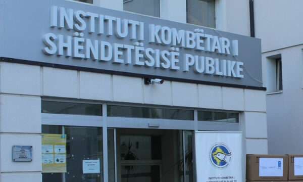 8 raste me fruth në Kosovë, IKSHPK thirrje prindërve t’i vaksinojnë fëmijët