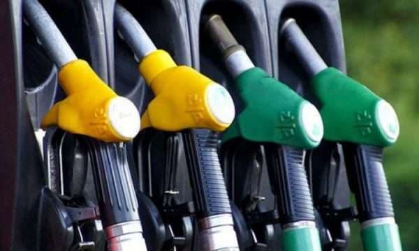 Shqipëria ndryshon çmimet e karburanteve, ulet nafta dhe benzina