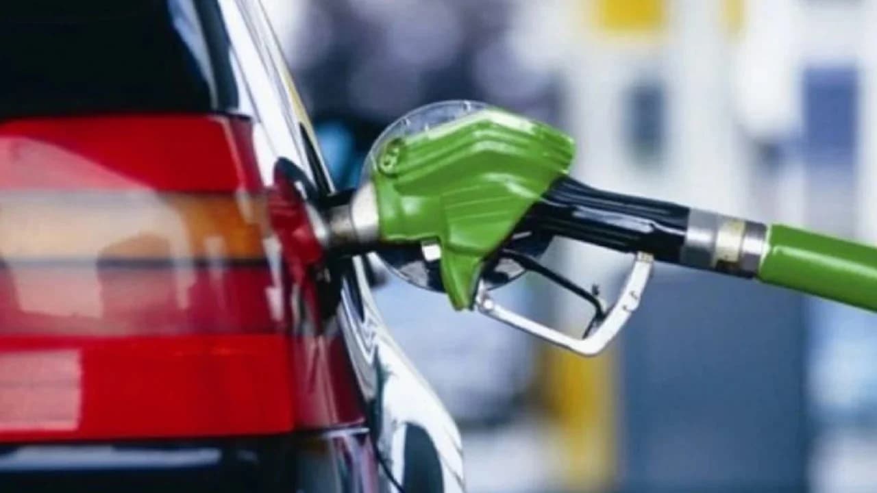 Nafta dhe benzina sot pak më lirë se dje